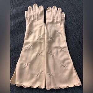 Sendra Cream Women's Gloves with Elegant Stitching
